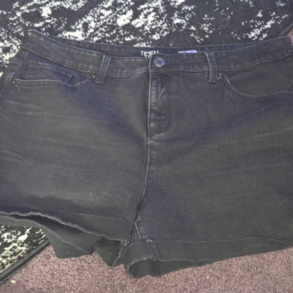 Time and Tru Black Denim Women’s Shorts